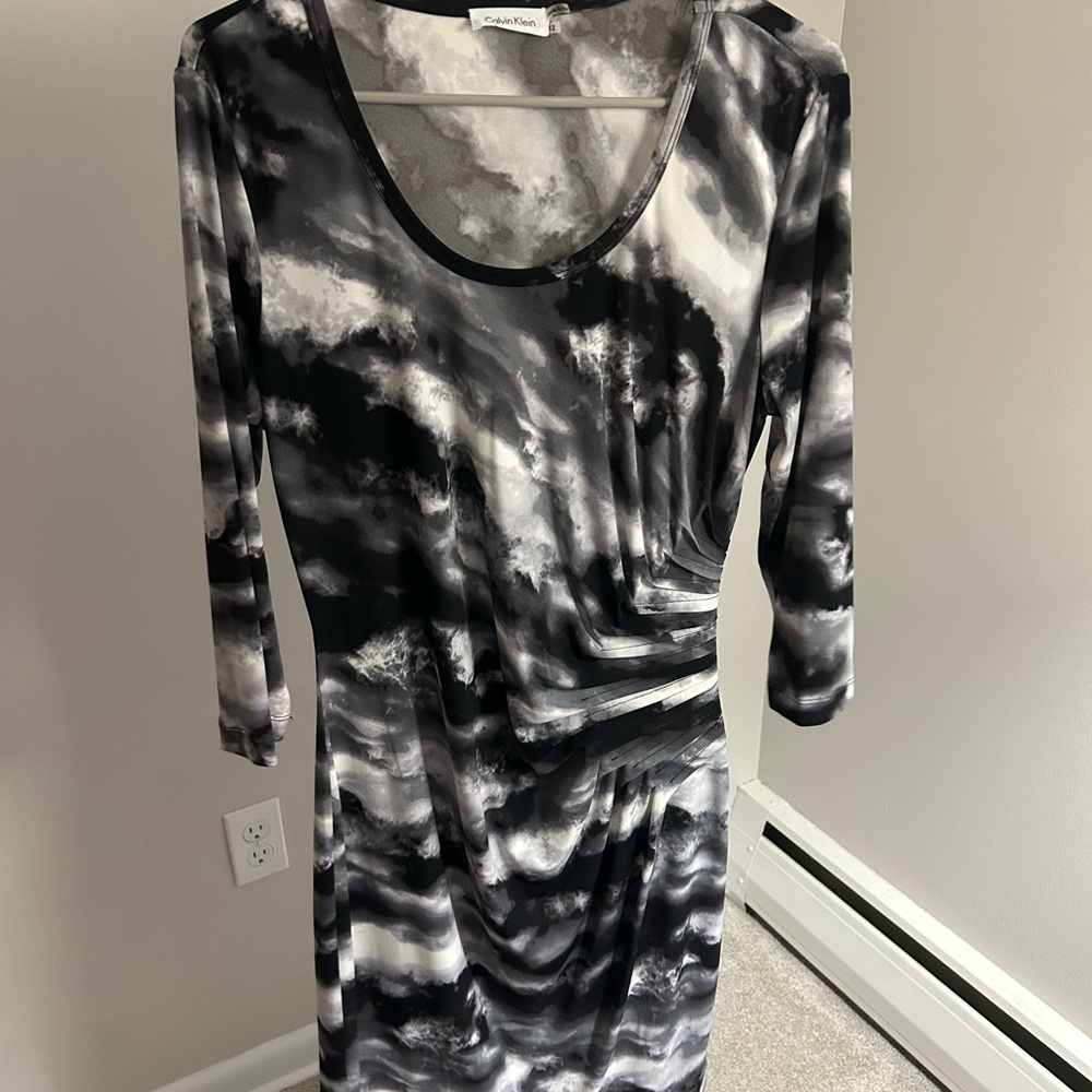 Black and white midi tie dye dress size 12 Calvin Klein